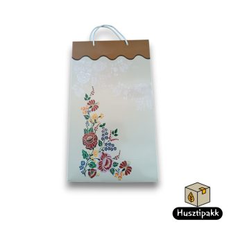   Ajándéktáska - Krém alapon Magyar motívum, közepes (zsinórfüles), 26,5x15,5cm